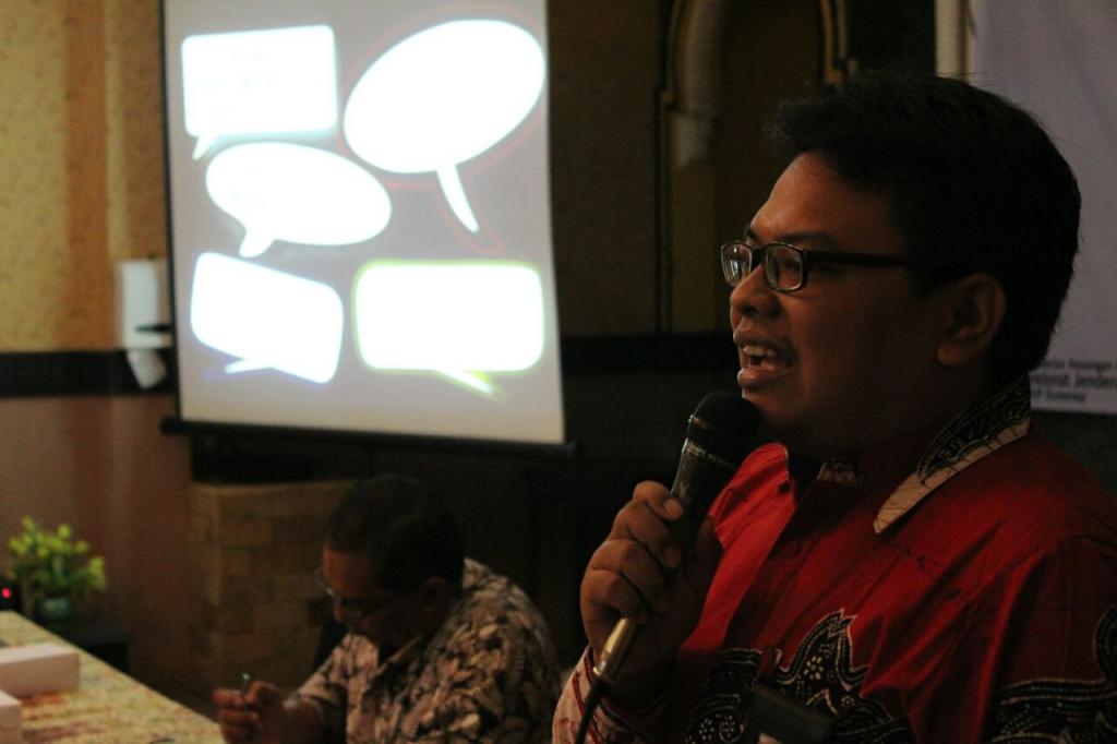 Andika Darma, Pelaksana KP2KP tampak sedang memberikan materi tentang penyampaian laporan harta tambahan