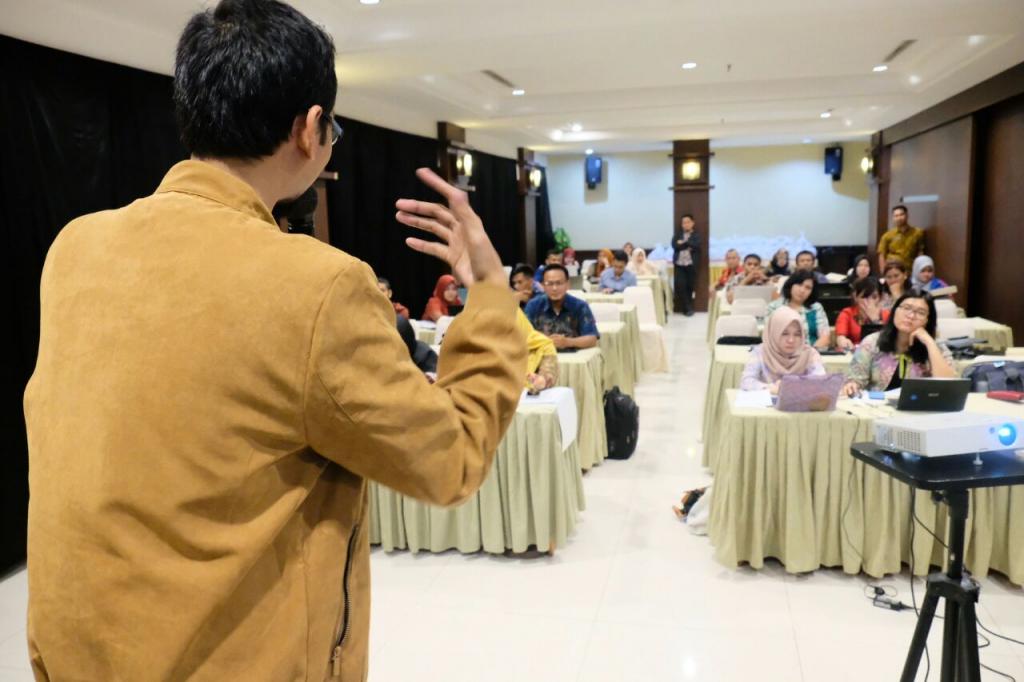 Peserta edukasi memenuhi ruang pertemuan di Hotel Tarakan Plaza