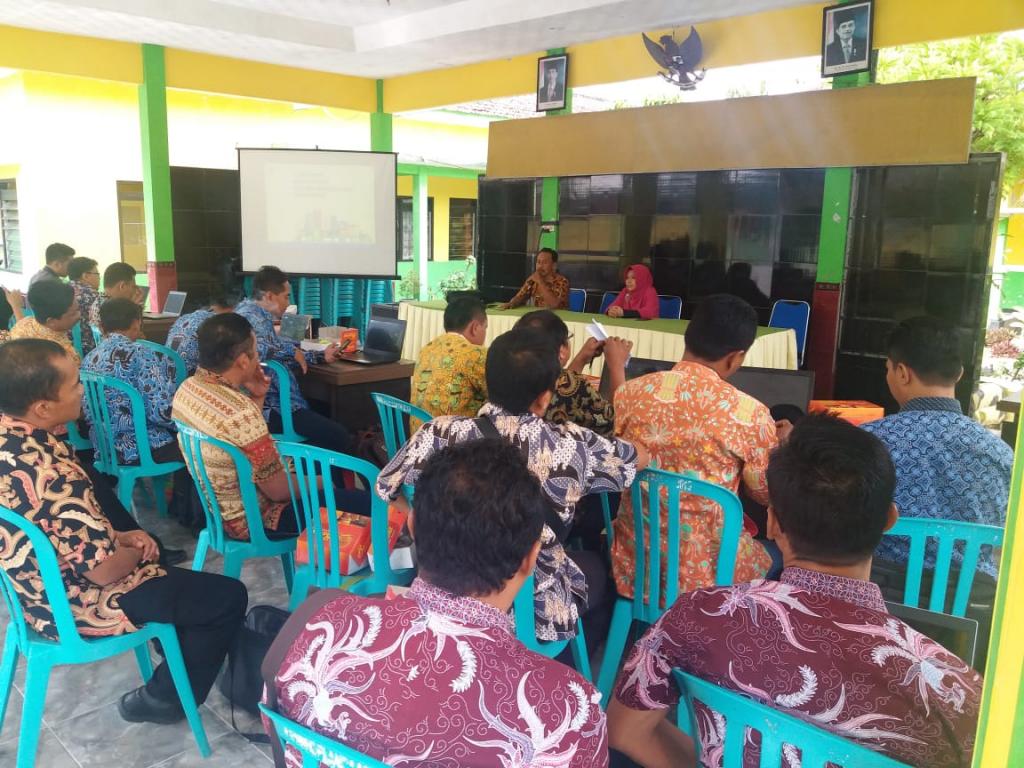 Kepala KP2KP Jombang ikut serta dalam pelaksanaan penyuluhan.