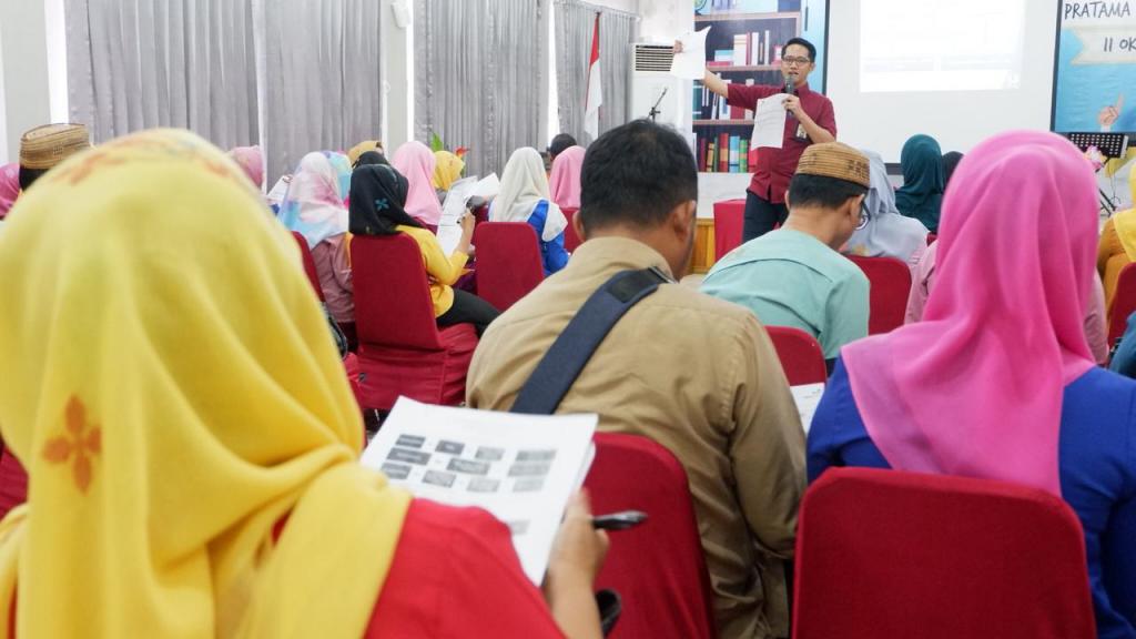 Penyampaian materi dari Sdr. Aditia Hartanto