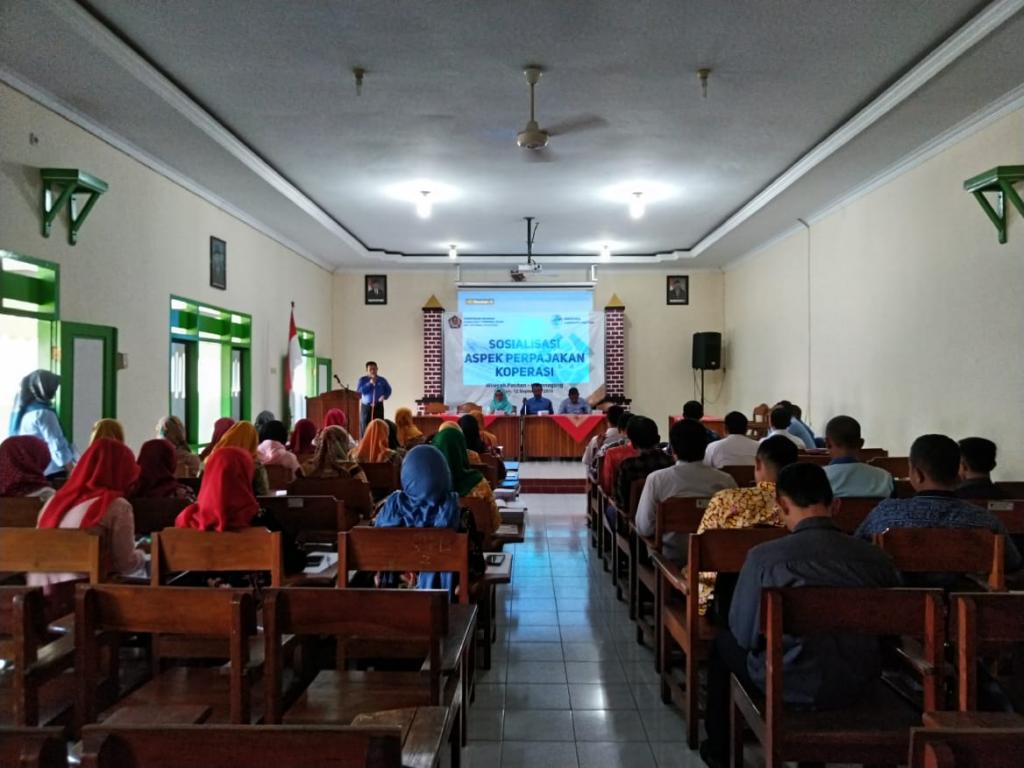 Maryanto Ketua Pergerakan Koperasi memberikan sambutan