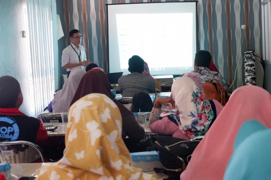 Pemateri Menyampaikan Materi