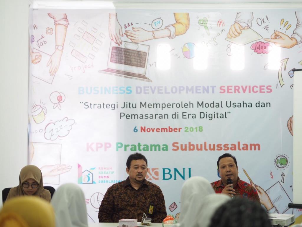 Pemateri 1, Budi (Kepala Cabang BNI Subulussalam) yang menyampaikan mengenai apa itu RKB