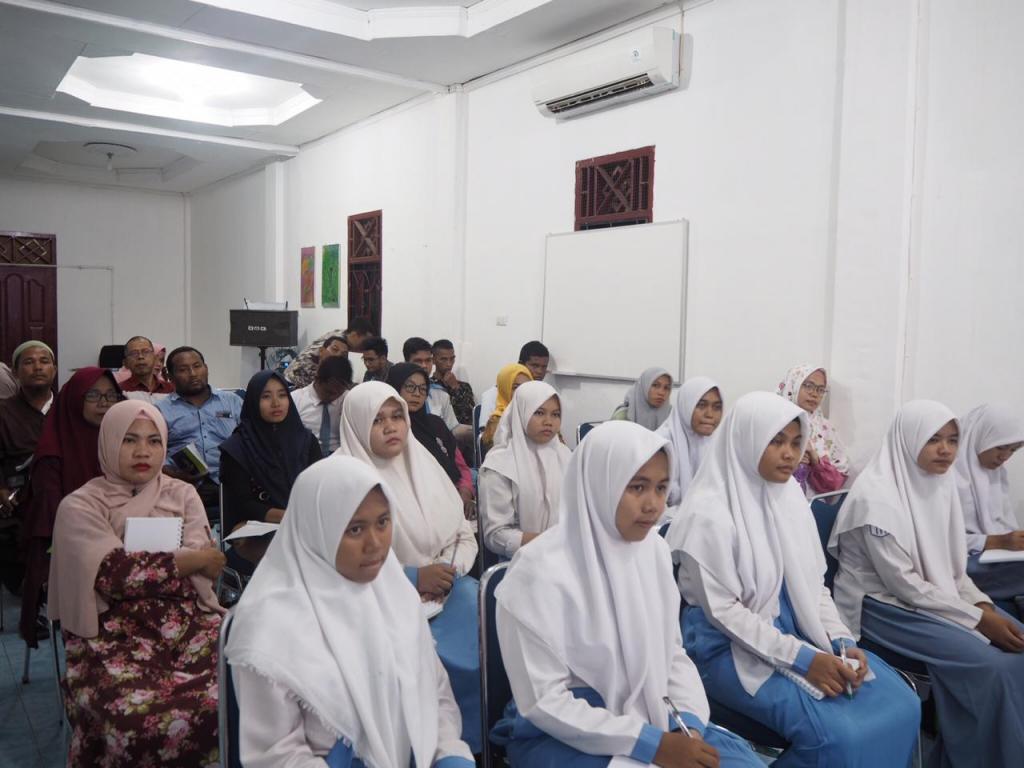 Suasana Seminar Kewirausahaan ( Business Development Services) yang diadakan oleh KPP Pratama Subulussalam dan RKB BNI Subulussalam