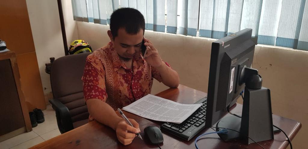 Menelpon Wajib Pajak