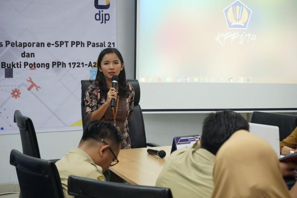 Yosephine, AR Waskon I sedang memberikan arahan