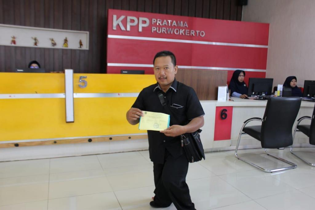 Gunawan Menunjukkan BPS