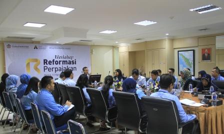 Workshop dibuka oleh Kepala Bidang P2Humas, Dwi Akhmad Suryadidjaya.