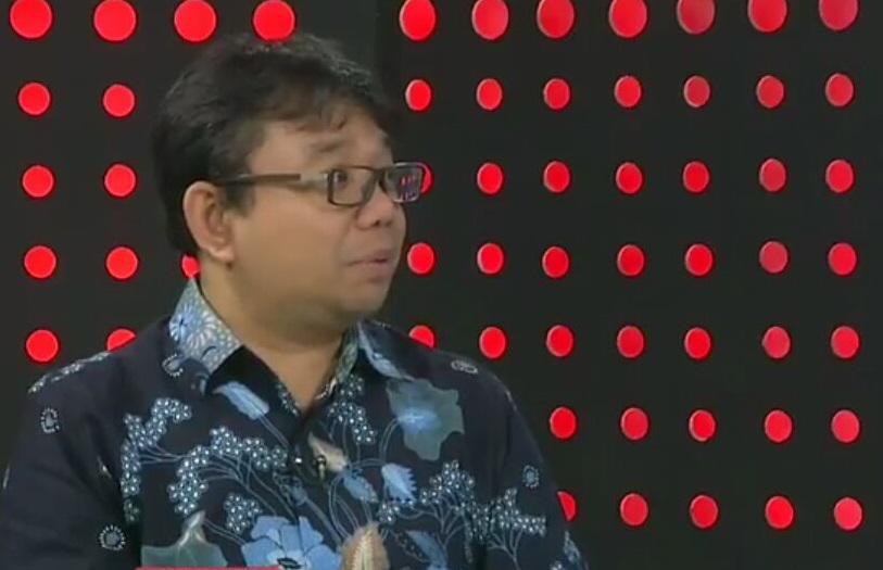 Yon Arsal menjelaskan bahwa pemotongan tarif pajak bukan satu-satunya alat untuk menarik investasi sehingga Indonesia tidak perlu serta merta mengikuti kebijakan pemotongan tarif pajak tersebut.