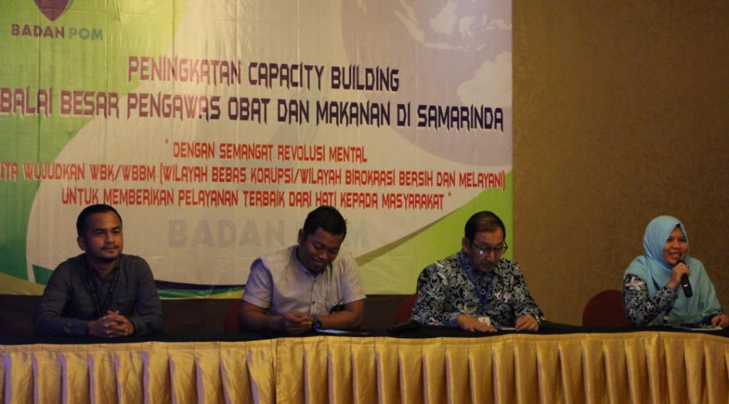 Pemateri menyampaikan materi sosialisasi perpajakan