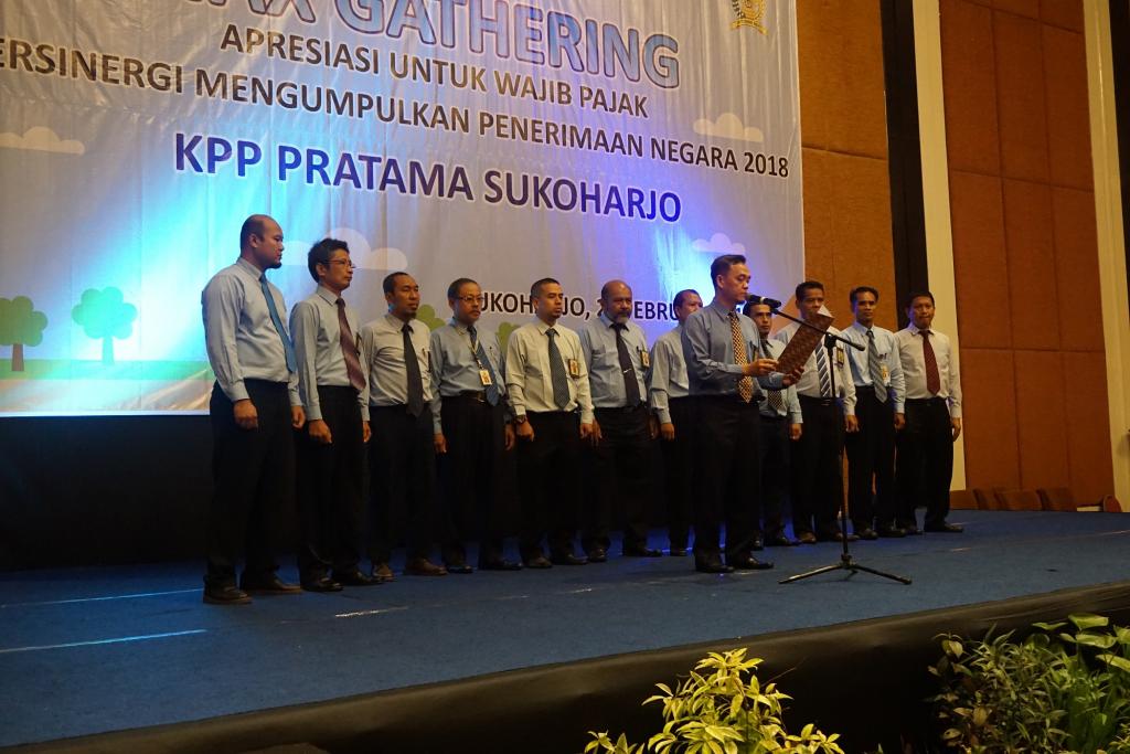 Kepala KPP Pratama Sukoharjo Muslim Gunanta Bacakan Naskah Deklarasi WBK dan WBBM