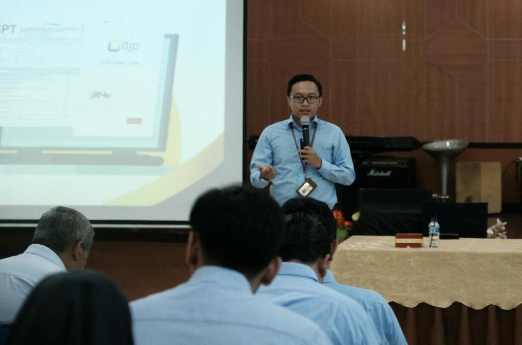 Gigeh Hari Prastowo Menyampaikan Materi efiling