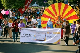 Mengedukasi WP tidak selalu dengan duduk dan menyampaikan materi, pawai meriah di acara Spectaxcular ini salah satu contohnya.