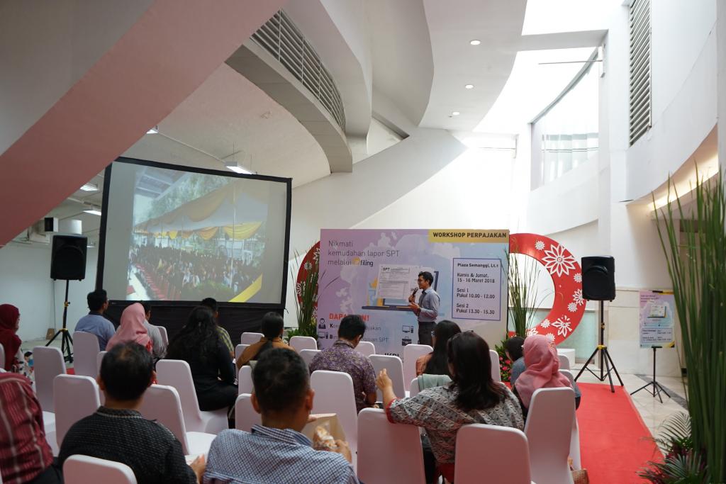 Paparan dari tim penyuluh Kanwil DJP Jakarta Selatan I