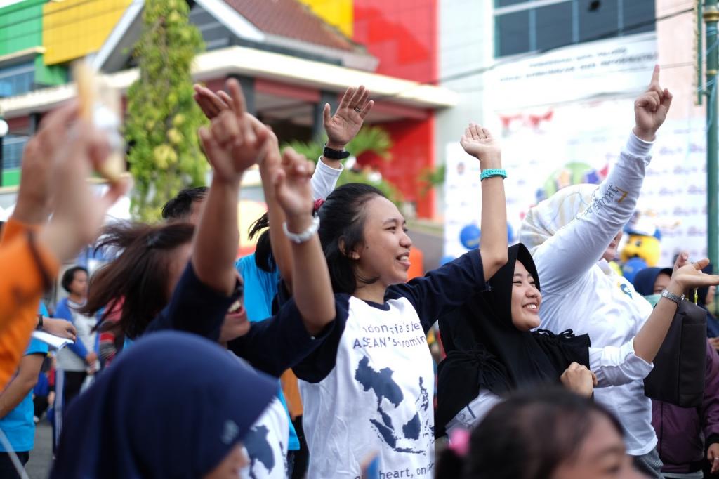 Keseruan peserta memeriahkan panggung gembira