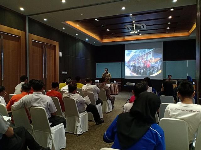 Karyawan Hotel di Bojonegoro Lapor Pajak lewat e-Filing Karyawan Hotel di Bojonegoro Lapor Pajak lewat e-Filing